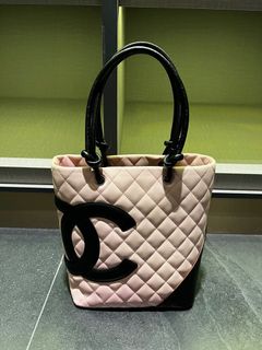 (Category: ) located in . Submitted by omybags (Listing ID 1148218642, Image 1). Description: .