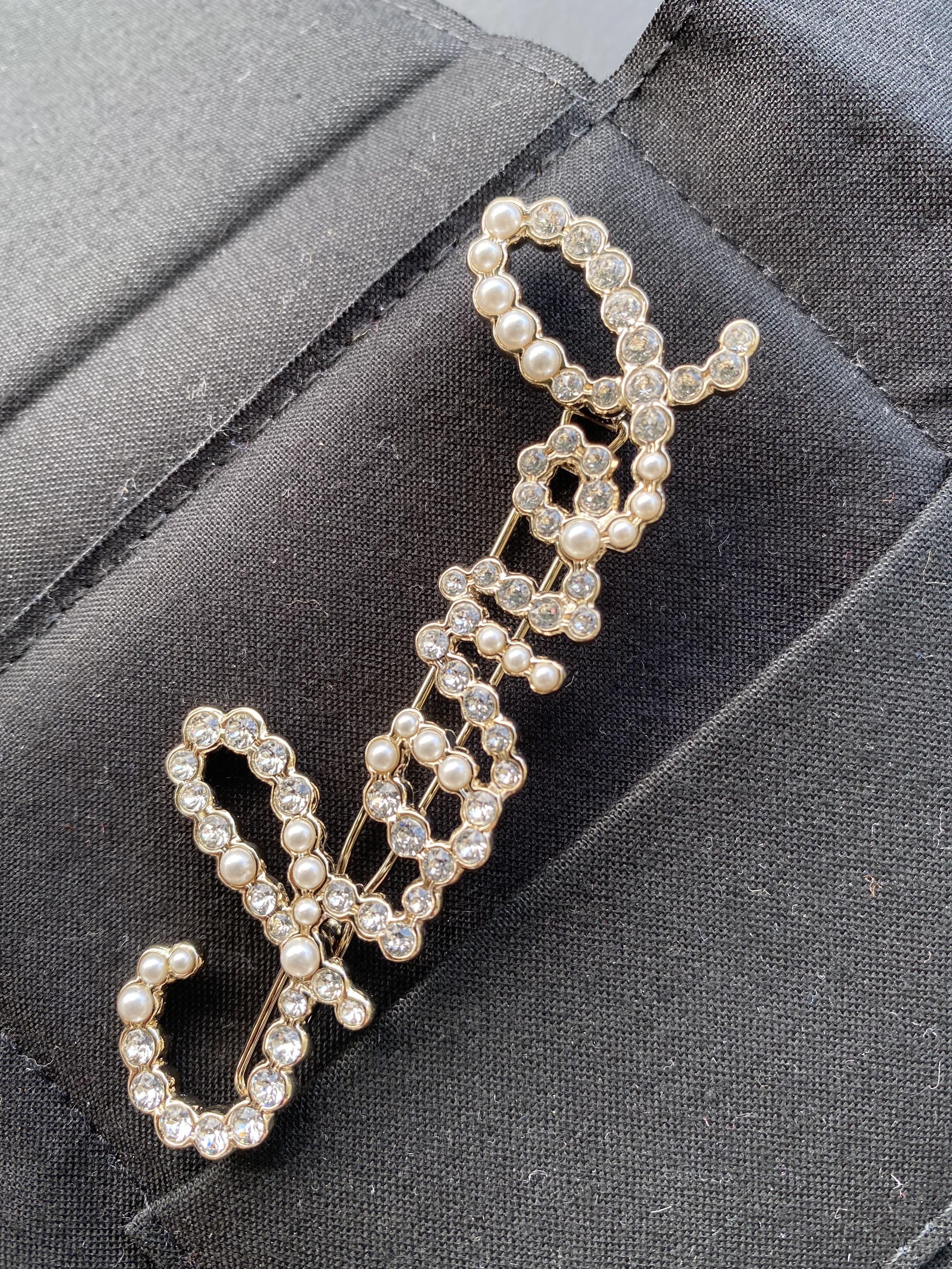 Chanel cursive hair clip Clearance