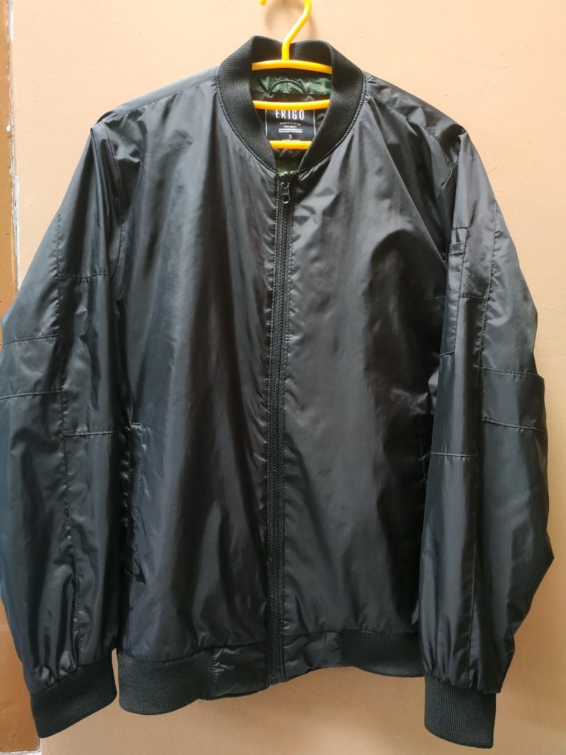 Erigo bomber jacket, Fesyen Pria, Pakaian , Baju Luaran di Carousell
