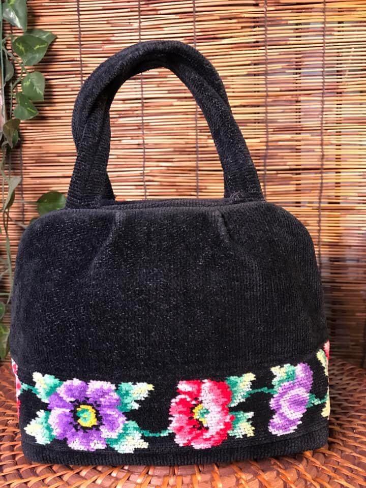 FEILER bundle (Category: Purses & Pouches) located in Quezon City. Submitted by whatsinmyclosett (Listing ID 1148073092, Image 2). Description: FEILER BUNDLE ☑️item in Japan ☑️Original ☑️bundle ☑️good condition ☑️Ykk Zipper ☑️ measurement - Bag 28x17 Cm Pouch - 22x16CM ☑️Manage your expectations this is second hand / Vintage Item Hindi Brand New Binibili mo. 🔴NO Return NO Exchange.