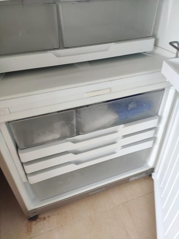 Fisher&Paykel fridge and freezer model E522B (519 litres), Furniture