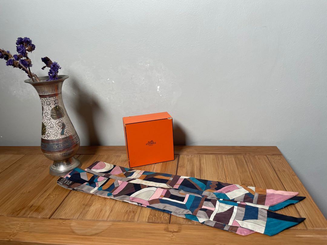 Hermes twilly (Category: Scarves) located in San Pedro. Submitted by baklangtwo (Listing ID 1148191313, Image 1). Description: Hermes twillies comes with box of click clac .