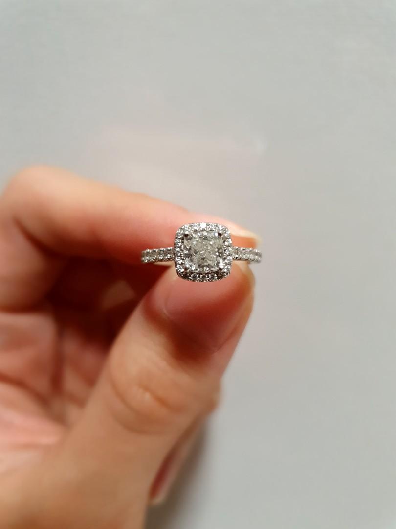 Gold cushion ring hotsell