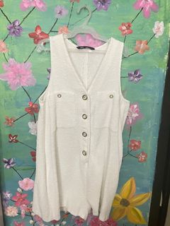 (Category: ) located in . Submitted by wardrobeclosetsale (Listing ID 1148215807, Image 1). Description: .