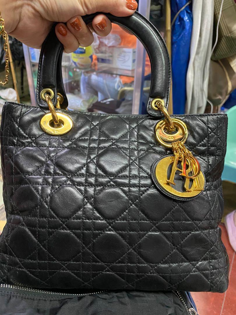 Lady dior black lambskin handbag (Category: Luxury Bags & Wallets) located in Butuan. Submitted by natalday (Listing ID 1148242521, Image 1). Description: Authentic Lampo underzip Gold hardware.