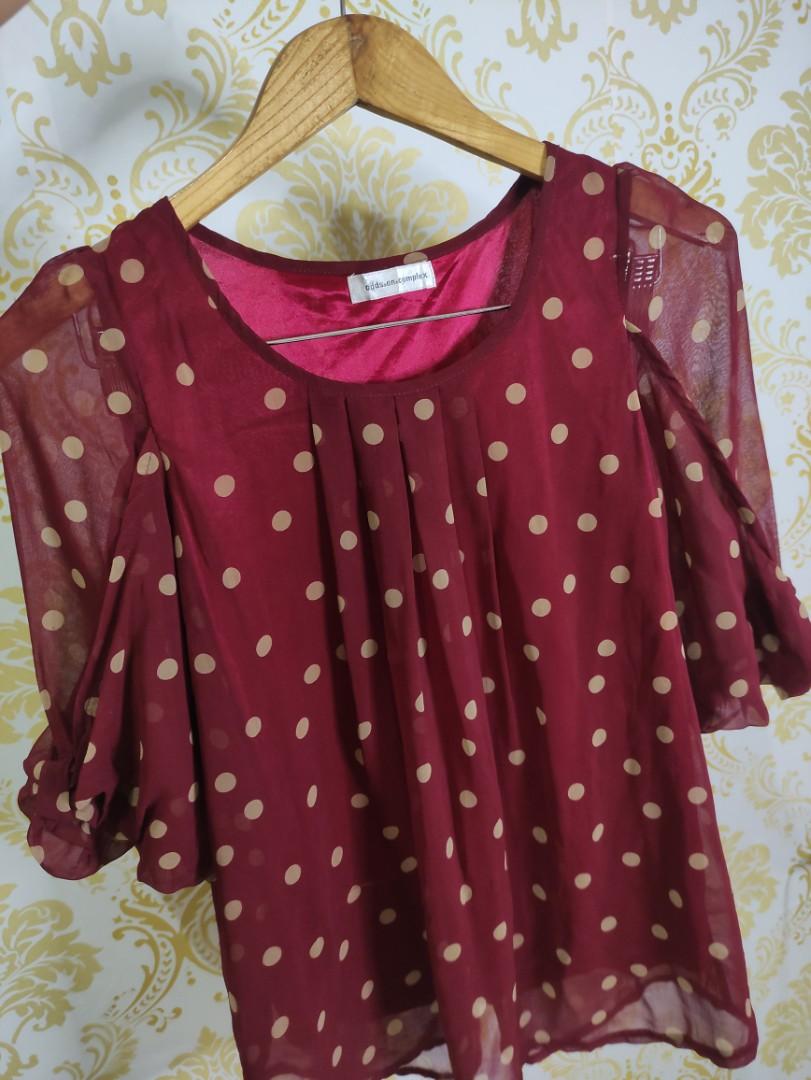 Maroon polka dot blouse, Fesyen Wanita 
