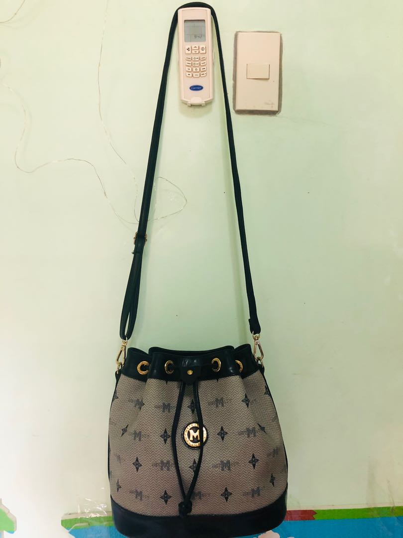 Metrocity bucket bag, Luxury, Bags & Wallets on Carousell