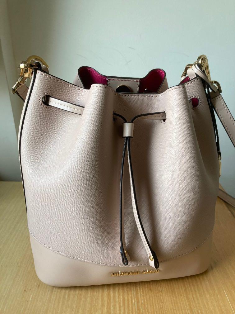 Michael Kors Trista Bucket bag Carousell