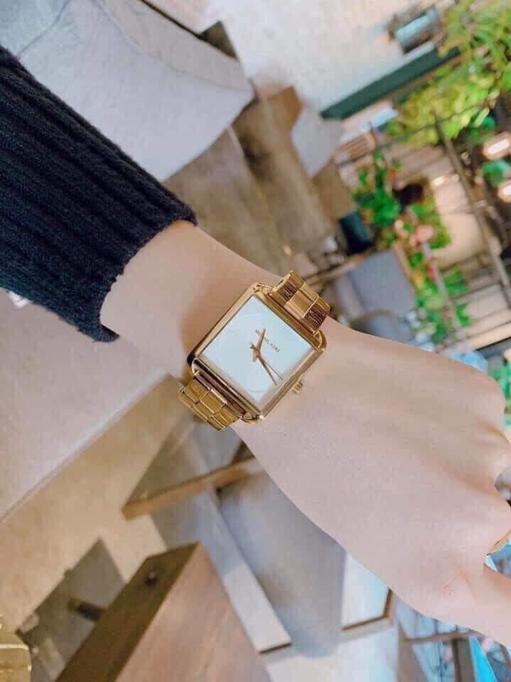 MK3644 (Category: Women's Watches) located in Urdaneta. Submitted by jy8480 (Listing ID 1148074042, Image 3). Description: Personally owned it but never been use. Bought in the US and direct package from relatives. Brandnew with tag and complete inclusion. Please PM me for details and offer Payment first policy Pinapaubos nlng kaya cheap price na lang.