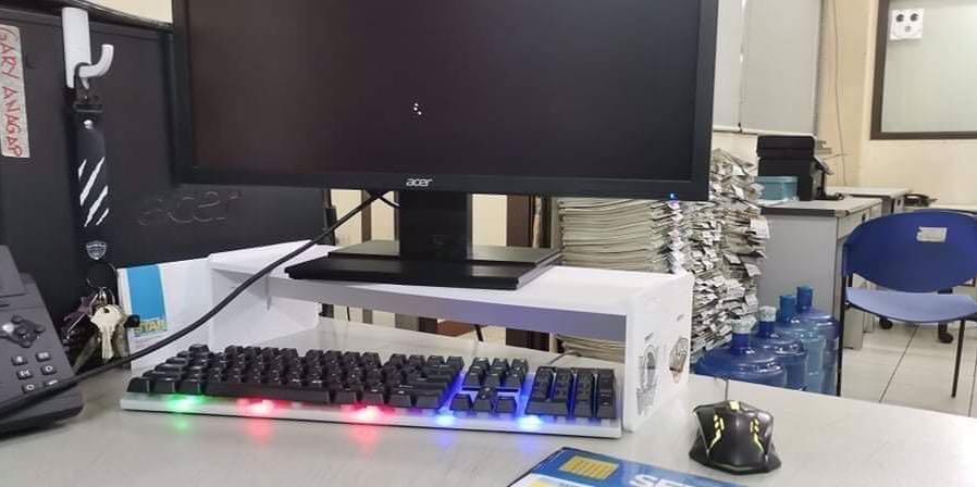 Monitor Riser/Rack (Category: Other Accessories) located in Makati City. Submitted by _ercmaeee (Listing ID 1148102050, Image 1). Description: .