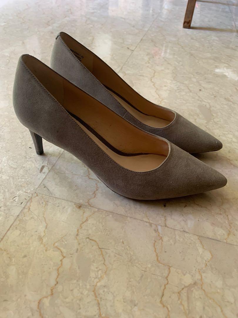 grey heels size 9