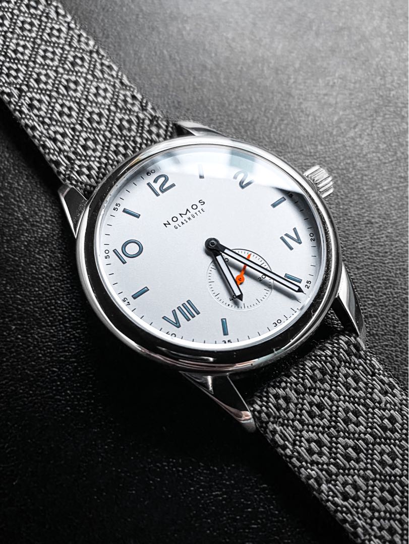 Nomos club campus 737 deals