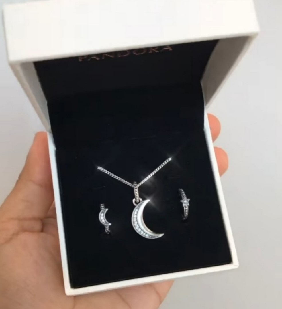 Crescent moon sale necklace pandora