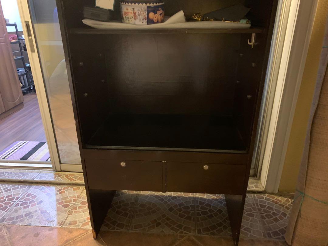 Original Wood Book shelves (not laminated) (Category: Shelves, Cabinets & Racks) located in Manila. Submitted by imbevy (Listing ID 1148249019, Image 3). Description: Rfs : Decluttering .