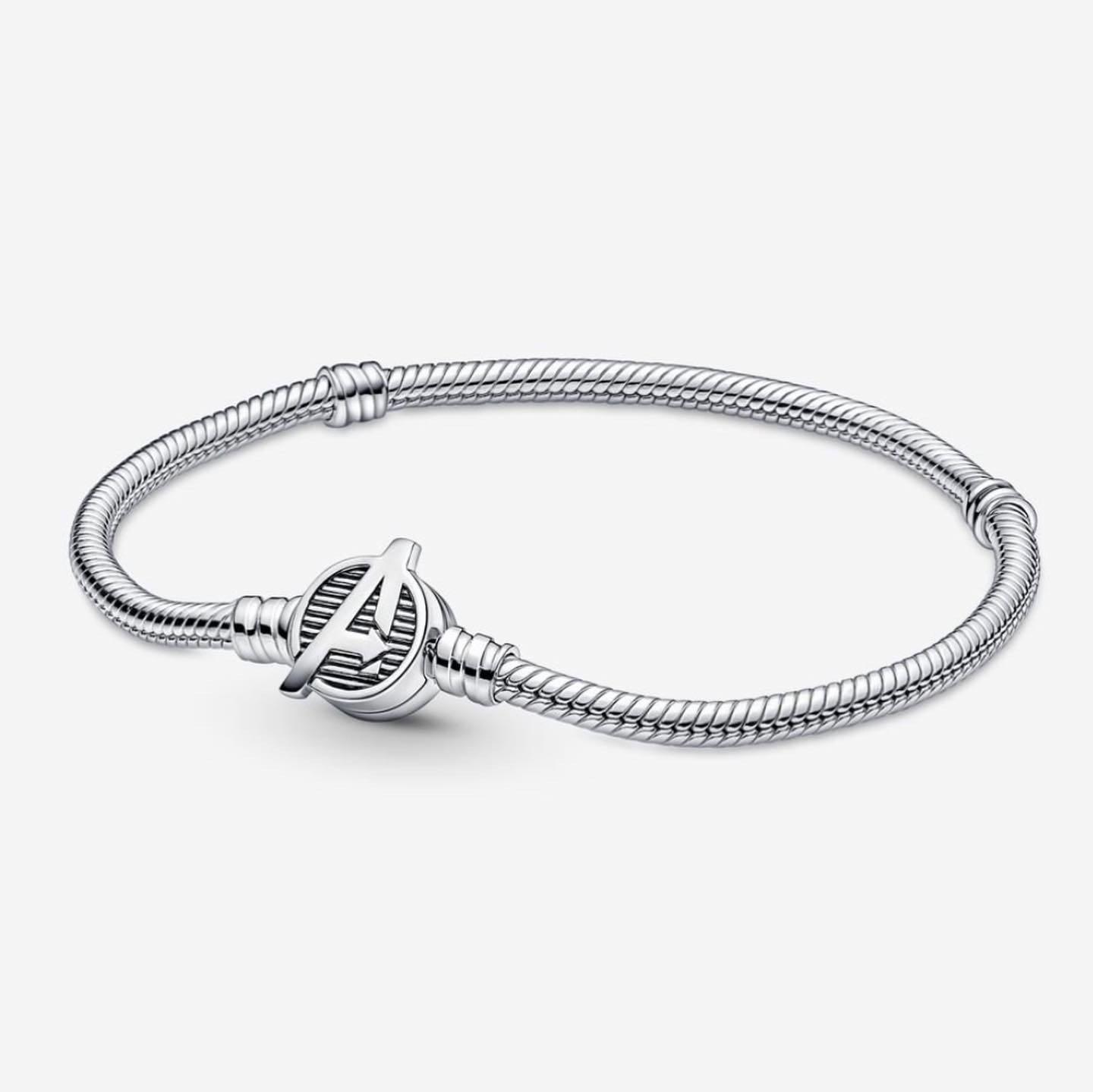 Pandora marvel bracelet （預訂) （分類：飾物及配件）位於 Hong Kong。 由 treasures_cp 提交（商品編號 1148172474，圖片 1）。簡介： 尺寸：16-20 🥰另有其他串飾可訂 歡迎到IG選購更多貨品: treasures_cpshop 或WhatsApp 落單查詢：94872334 https://api.whatsapp.com/send?phone=85294872334 #全套包裝連盒 #順豐免運費 #訂貨約10-14個工作天 #更多款式歡迎來圖查詢 #團購貨品。
