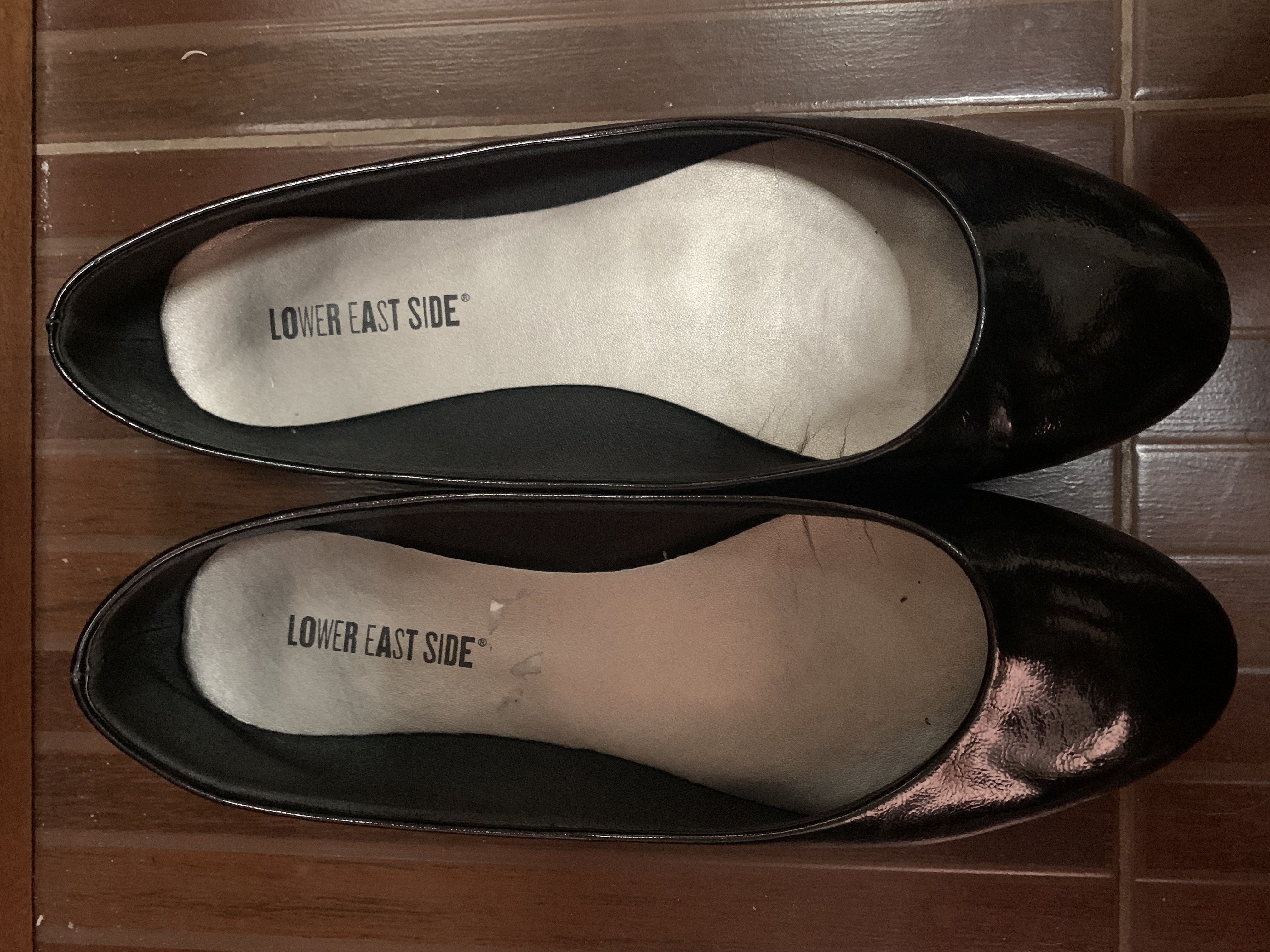 Payless Lower East Side Black Flats Women s Fashion Footwear Flats Sandals on Carousell