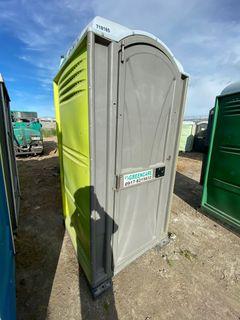 Portable toilet for construction