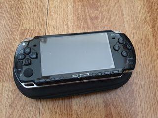 PSP Slim + 32gb Memory with games