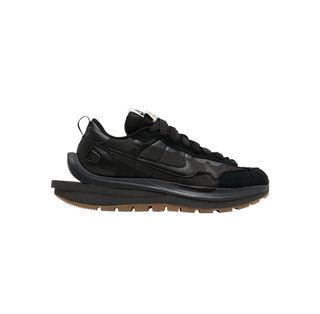 (Category: ) located in . Submitted by cay_sneakers (Listing ID 1148087023, Image 1). Description: .