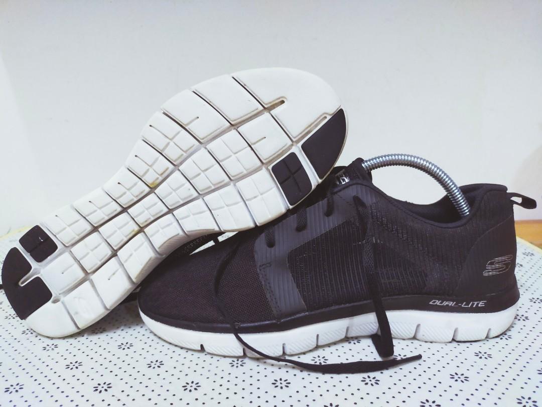 Skechers lite weight online running