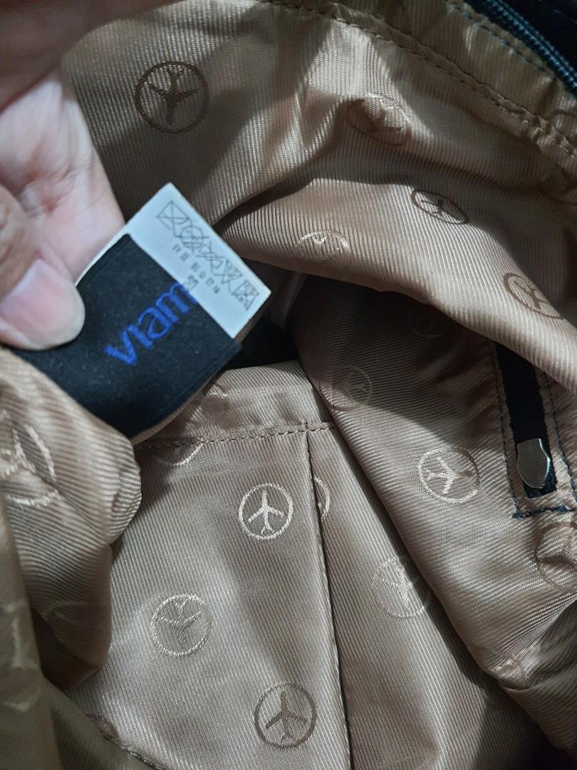 Viamonoh Sling Bag, Men's Fashion, Bags, Sling Bags on Carousell