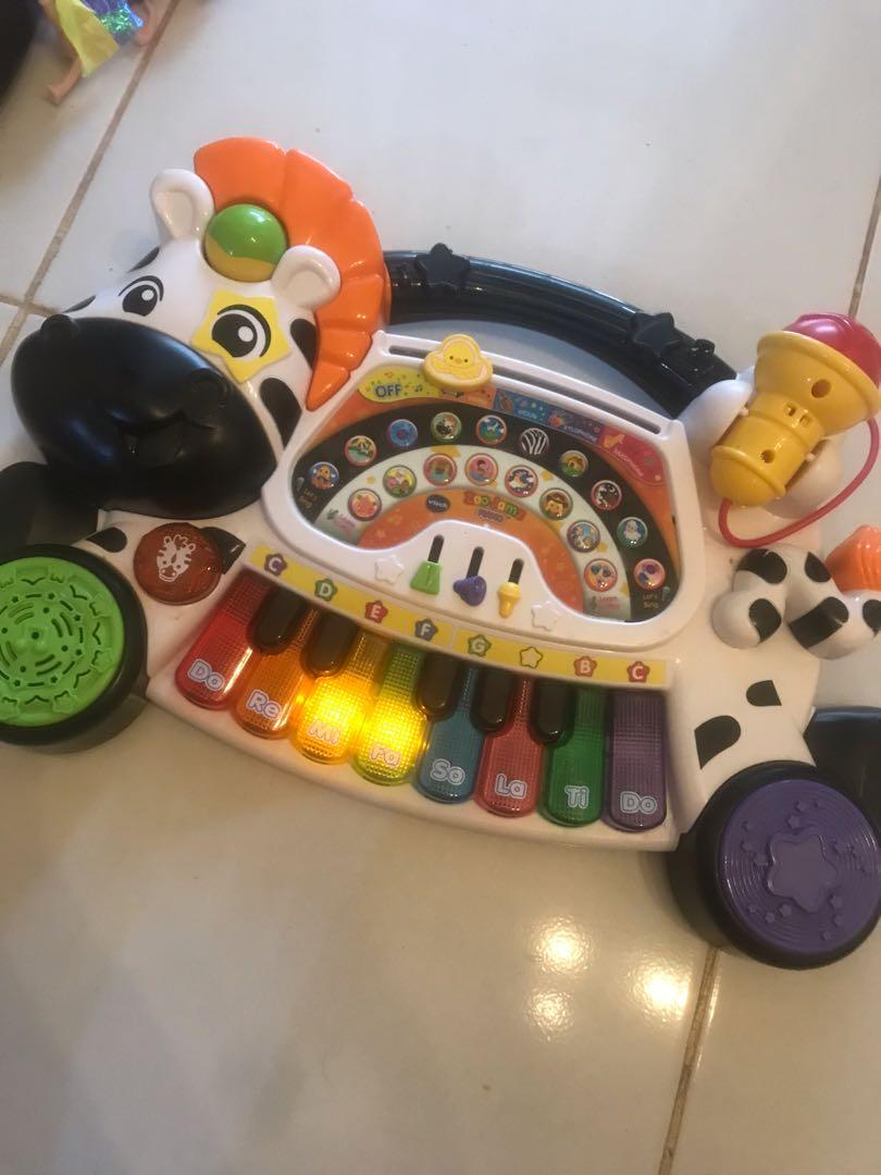 Vtech zoo piano Zebra, Bayi & Anak, Mainan & Baby Walker di Carousell