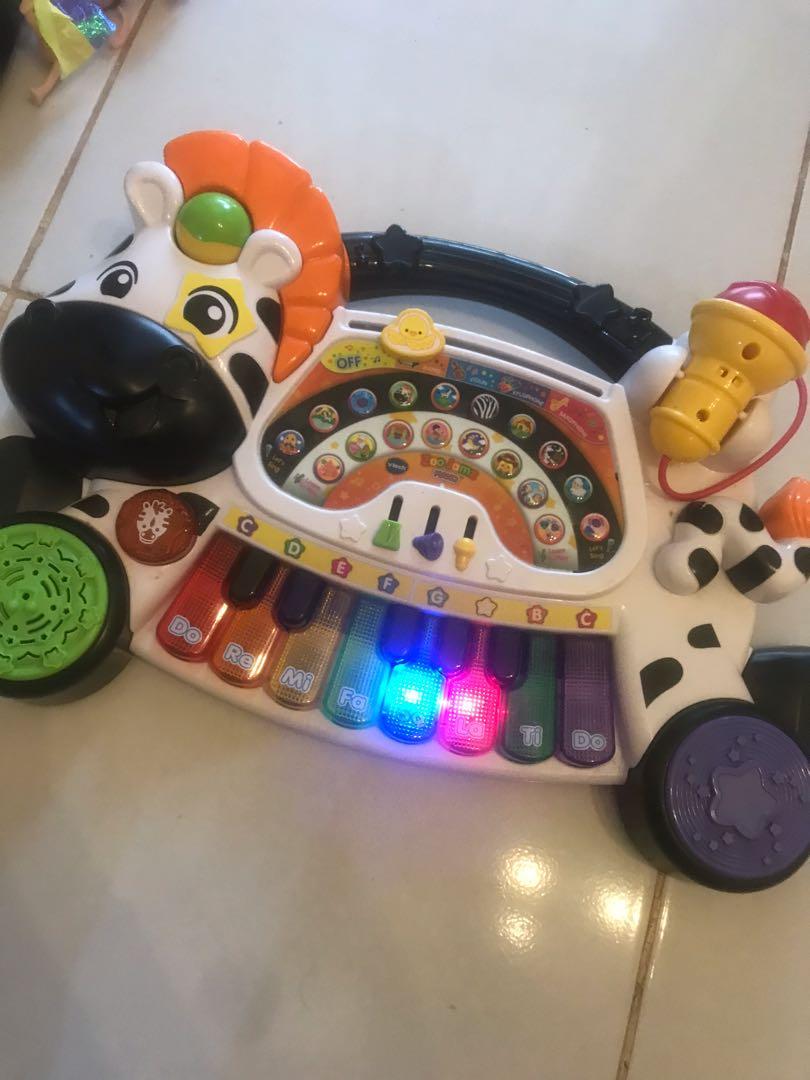 Vtech zoo piano Zebra, Bayi & Anak, Mainan & Baby Walker di Carousell