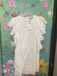 (Category: ) located in . Submitted by wardrobeclosetsale (Listing ID 1148178381, Image 1). Description: .