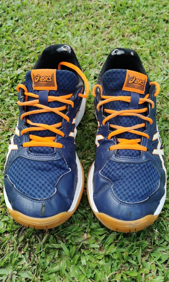 latest asics badminton shoes