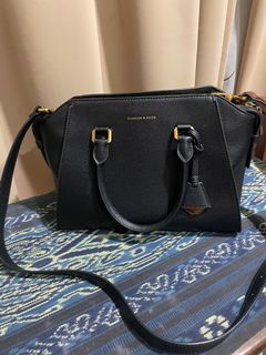 (Category: ) located in . Submitted by bawalwardrobe (Listing ID 1148365521, Image 1). Description: .