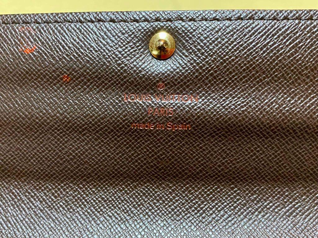 Authentic Lv wallet (Category: Luxury Bags & Wallets) located in Calamba. Submitted by beatricemae (Listing ID 1148282000, Image 3). Description: For sale: Authentic LV Wallet in good condition material: Damier Ebene Canvas size: 19 x 10 x 2 cm (Length x height x width ) 4 credit cards slots 1 zipped coin pocket 2 large inside flat pockets 1 large gusseted compartment Press-stud closing 18k asking price ( still nego) ❤️.