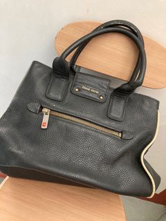 (Category: ) located in . Submitted by jenibags (Listing ID 1148413613, Image 1). Description: .