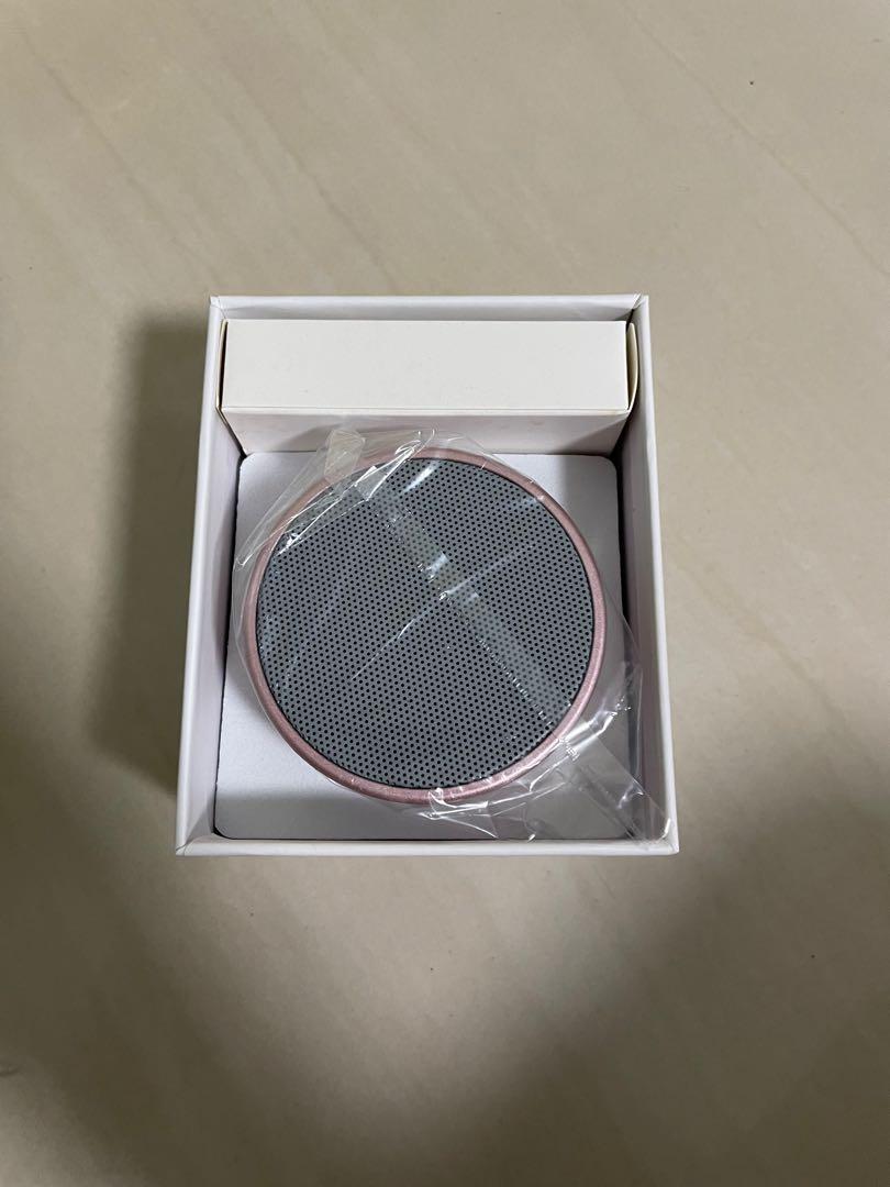 Bluetooth speaker (Category: Soundbars, Speakers & Amplifiers) located in Singapore. Submitted by kimhl (Listing ID 1148341721, Image 2). Description: Brand new bluetooth speaker Collect at yew tee.