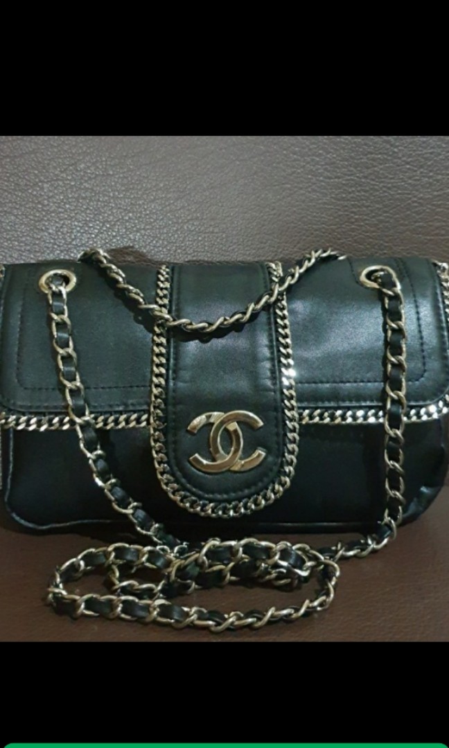 Chanel Madison chain me bag, Barang Mewah, Tas & Dompet di Carousell