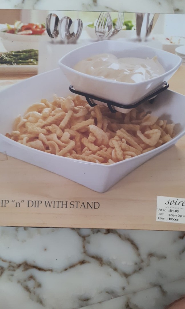 Chips and Dip tray with stands, Furniture & Home Living, Kitchenware