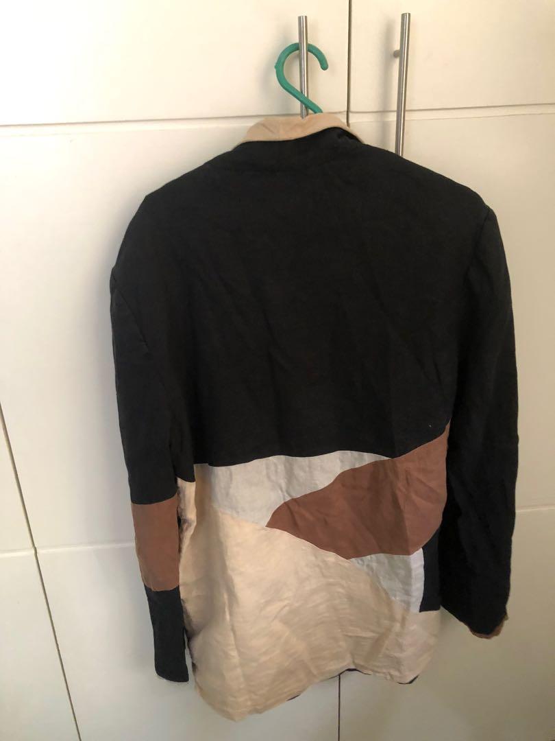 Color block brown vintage blazer (Category: Coats, Jackets and Outerwear) located in Cavite. Submitted by raspberrygurl (Listing ID 1148265976, Image 2). Description: Ganda ng color blocking. Needs plantsa lng po sorry.