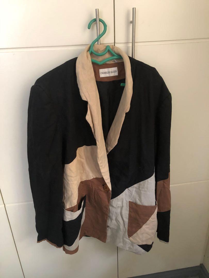 Color block brown vintage blazer (Category: Coats, Jackets and Outerwear) located in Cavite. Submitted by raspberrygurl (Listing ID 1148265976, Image 1). Description: Ganda ng color blocking. Needs plantsa lng po sorry.
