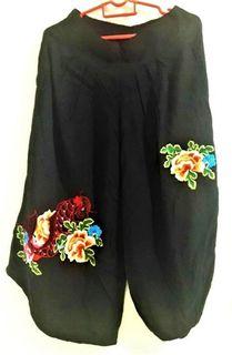 Cotton Amour Cotton Elastic Crop Pants - Black with Emboidery (Free Size)