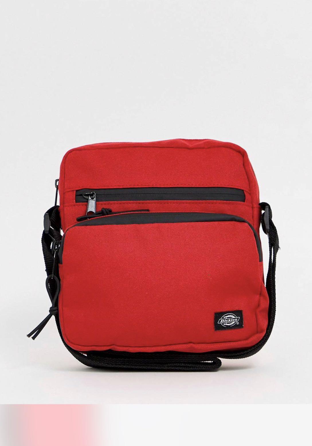 DICKIES GILMER FLIGHT BAG IN RED