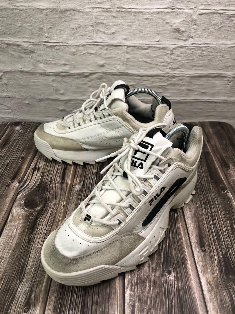 Fila cheap disruptor distressed