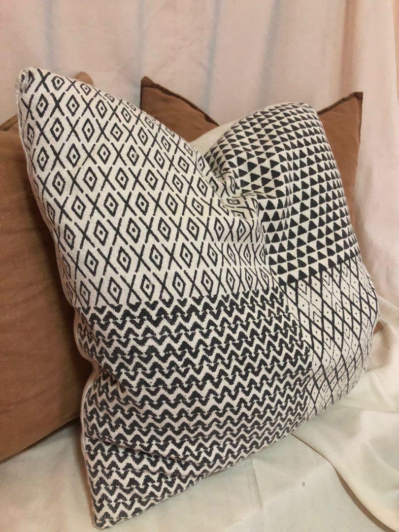 H&m home hot sale pillow cases
