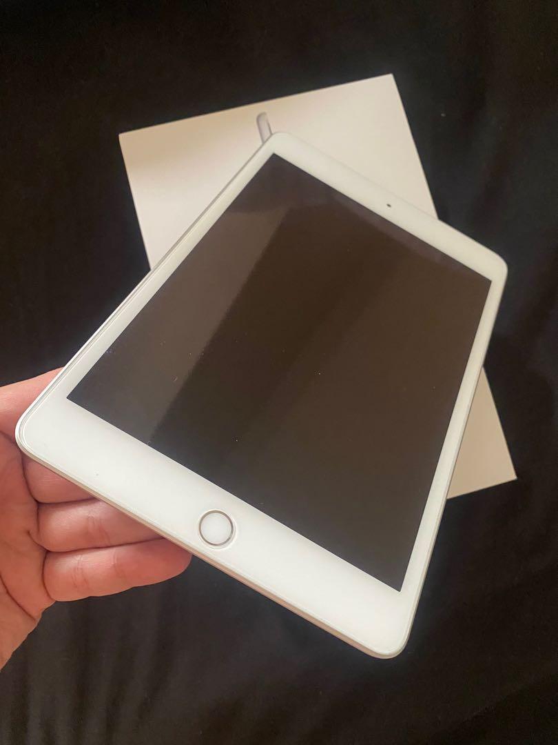 Ipad Mini (Category: iPad) located in Kuala Lumpur. Submitted by EdyHashim18 (Listing ID 1148350216, Image 3). Description: Hi. I want let go my ipad mini (5th gene) Specs :- 256gb Celullar + Wifi Silver colour 99% like new Reason to sell because rarely used. Please WS 0189736001 .