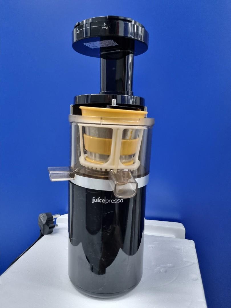 Korean brand Coway Slow Juicer, TV & Home Appliances, Kitchen Appliances, Juicers, Blenders