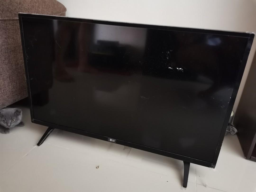 Lg Basic tv 32 inches (Category: TV) located in Bacoor. Submitted by bogs2 (Listing ID 1148335310, Image 1). Description: lG basic tv 32 inches no issue.