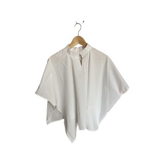 (Kategori: ) berada di . Dikirim oleh declutterizecloset (ID iklan 1148281630, Gambar 1). Deskripsi: .