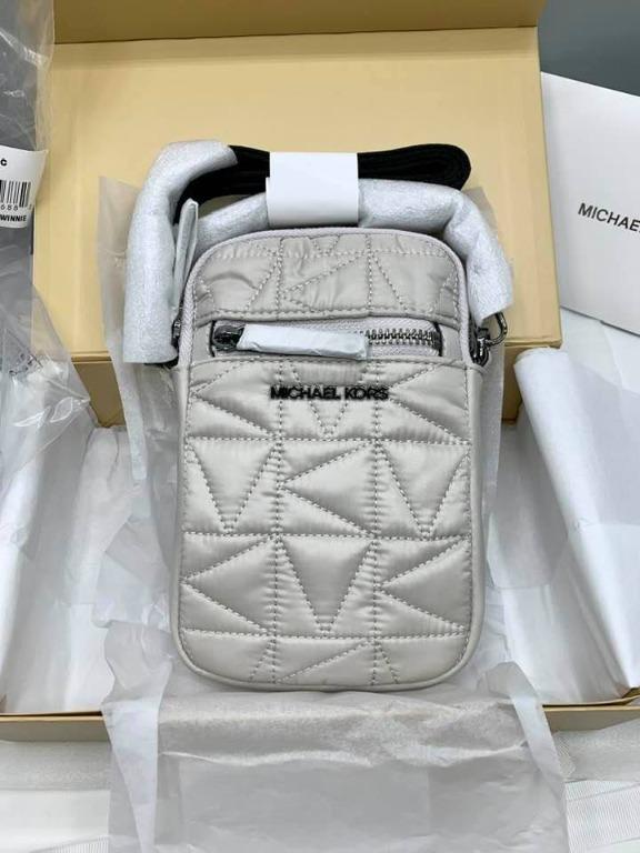 Winnie medium smartphone online crossbody bag