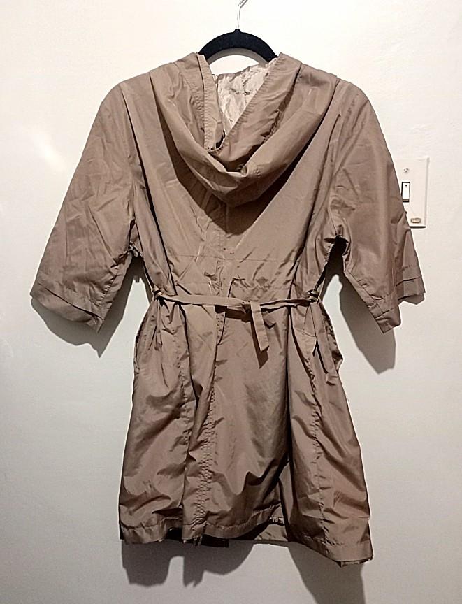 Parka (Category: Coats, Jackets and Outerwear) located in Manila. Submitted by carbonunit (Listing ID 1148425019, Image 3). Description: Bought at a local store during JP trip; used only twice. RFS: Decluttering MOP: Bank transfer, GCash, Paymaya, PayPal Shipping Courier: Grab, LBC, GogoExpress.