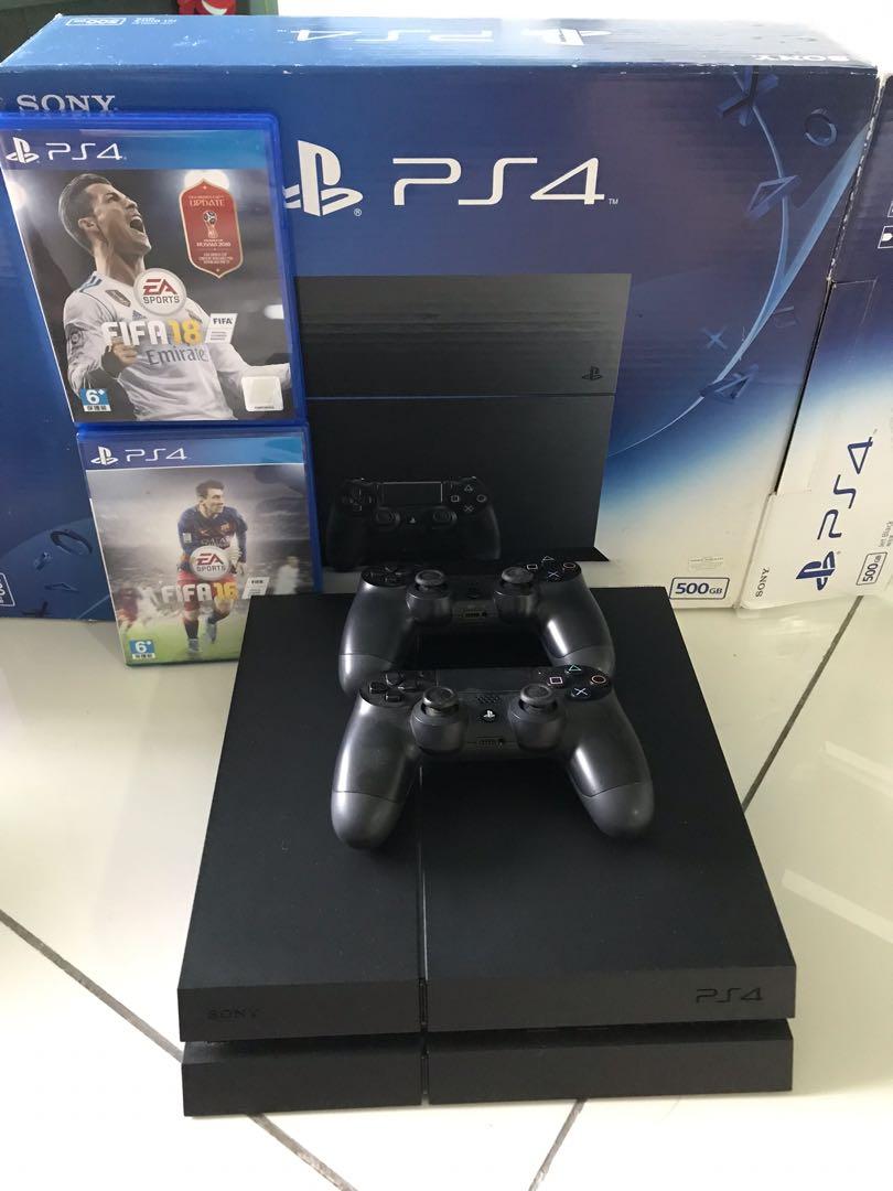 Playstation 4 + 2 controller + 2 game cd, Video Gaming, Video Game