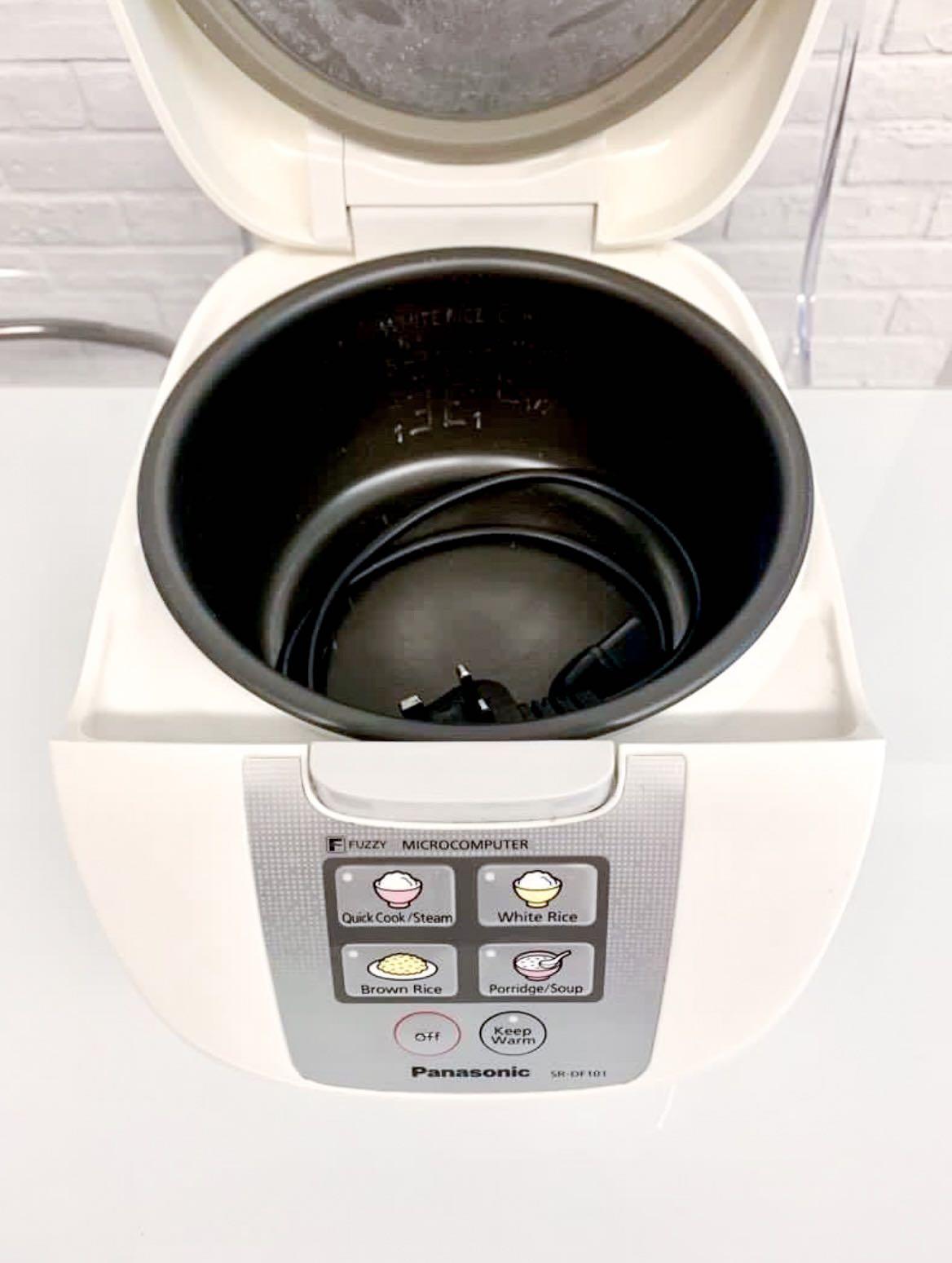 Rice Cooker Panasonic SRDF101, TV & Home Appliances, Kitchen