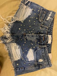(Category: ) located in . Submitted by margaux09 (Listing ID 1148411517, Image 1). Description: .